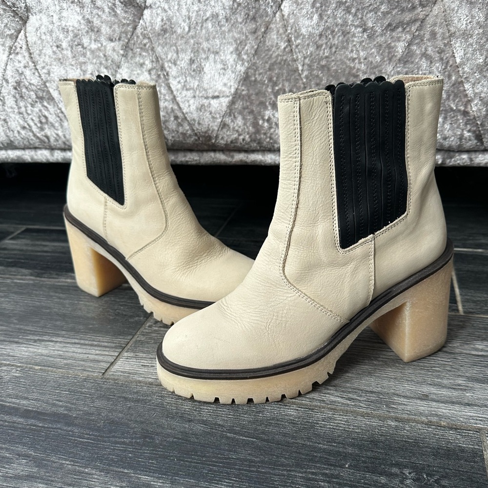 Free People James Chelsea Boots Sz 38EU / 8US in White Bone Leather $188 - Picture 5 of 15